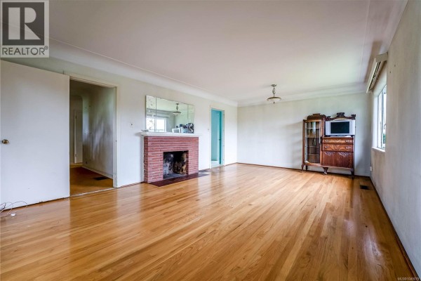Primary Bedroom - 1673 North Dairy Rd, Saanich, BC V8P1C5 Photo 4