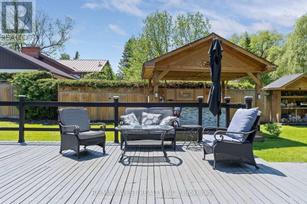 Eating area - 16731 Leslie Hill Road, Halton Hills, ON L0P1N0 Photo 4