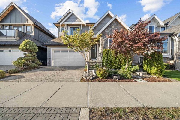 16735 17a Avenue, Surrey, BC V3Z0T3 Photo 2