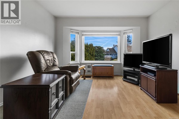 Living room - 1674 Aspen Way, Campbell River, BC V9W7B7 Photo 3