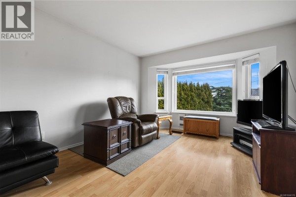 Library - 1674 Aspen Way, Campbell River, BC V9W7B7 Photo 4
