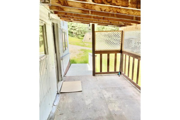 Living room - 1675 33 Highway Unit# 11, Rock Creek, BC V0H1Y0 Photo 5