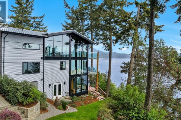 Storage - 1676 Lands End Rd, North Saanich, BC V8L5L5 Photo 2