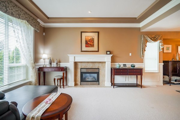 16766 108a Avenue, Surrey, BC V4N5H6 Photo 3