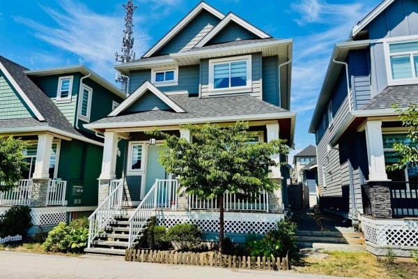 16781 20 Avenue, Surrey, BC V3Z9M9 Photo 2
