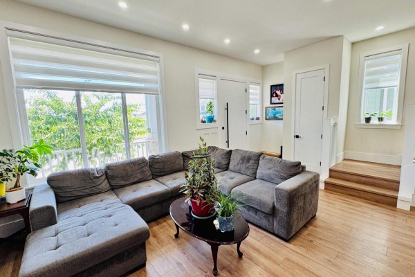 16781 20 Avenue, Surrey, BC V3Z9M9 Photo 4