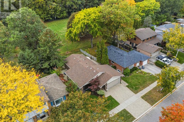 168 Arichat Road, Oakville, ON L6J5N4 Photo 2