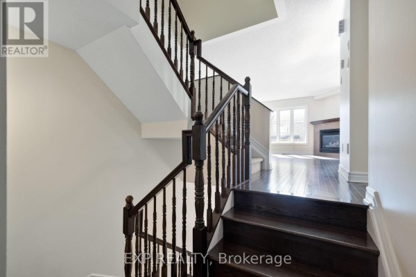 Living room - 168 Garrity Crescent, Ottawa, ON K2J3T5 Photo 5