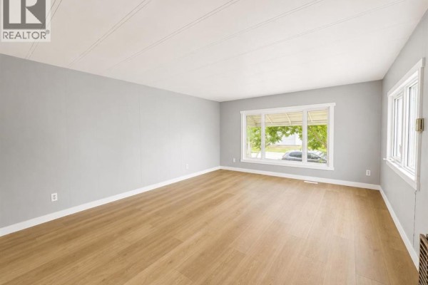 Dining room - 168 Huntwell Road Ne, Calgary, AB T2K5S9 Photo 5