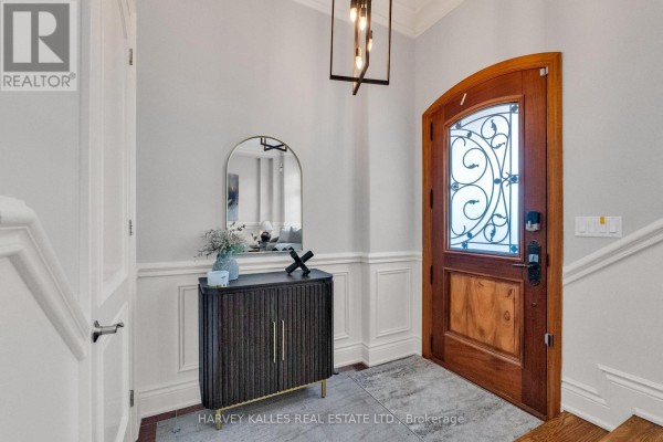 Family room - 168 Roe Avenue, Toronto, ON M5M2J2 Photo 5
