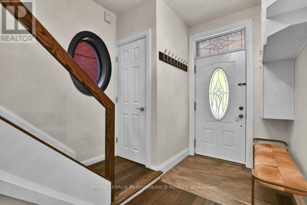 Bathroom - 168 Stewart Street W, Ottawa, ON K1N6J9 Photo 4