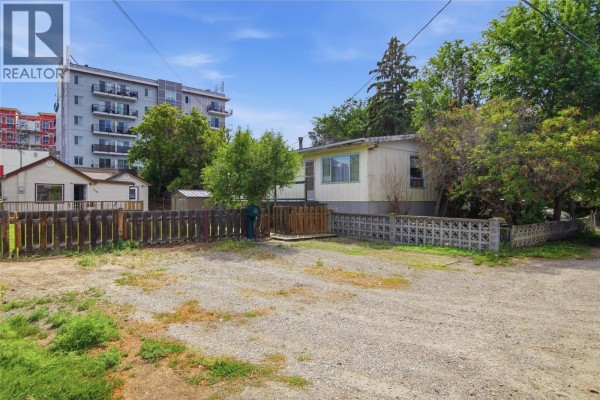 168 Yew Street, Kamloops, BC, photo 2