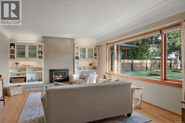 Bedroom - 1680 Ash Rd, Saanich, BC V5C4B3 Photo 5