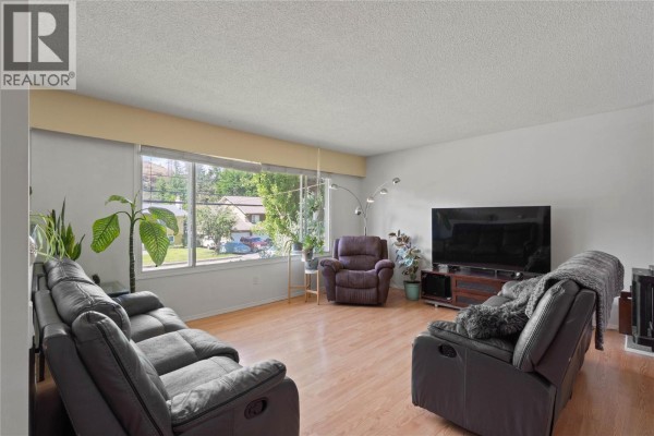 Bedroom - 1680 Mt. Dufferin Drive, Kamloops, BC V2E1A2 Photo 5