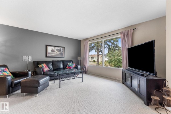 16807 98 Avenue Nw Nw, Edmonton, AB, photo 2
