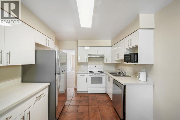 1681-1683 Suffolk Avenue, Port Coquitlam, BC V3B1H1 Photo 4