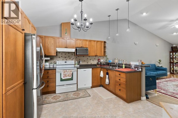 4pc Bathroom - 1685 Chateau Avenue, Windsor, ON N8P1M4 Photo 2