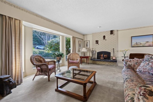 16881 31 Avenue, Surrey, BC V3S0A6 Photo 5