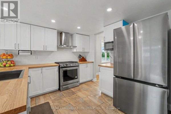 Kitchen - 1689 Champneuf Drive, Ottawa, ON K1C4V1 Photo 5