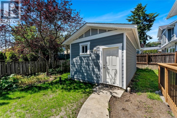 Bedroom - 1689 Kisber Ave, Saanich, BC V8P2W5 Photo 5