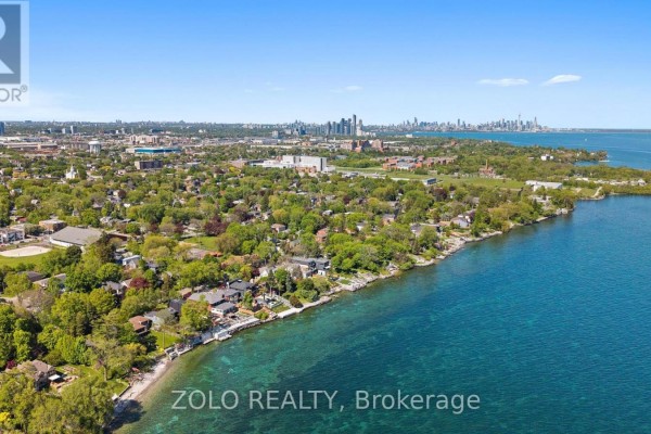 Kitchen - 168a Lake Promenade, Toronto, ON M8W1A7 Photo 2