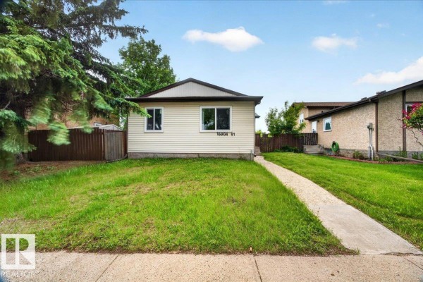 Kitchen - 16904 91 St Nw, Edmonton, AB T5Z1W6 Photo 3