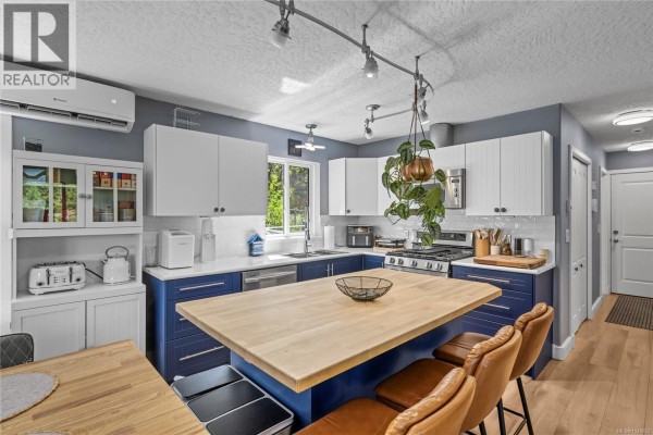 Media - 1691 Meadowood Way, Qualicum Beach, BC V9K2S3 Photo 4