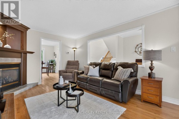 Living room - 1692 Toulouse Crescent, Ottawa, ON K1C6K3 Photo 5