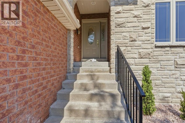 3pc Bathroom - 1695 Meridian Street, Windsor, ON N9G3E7 Photo 4