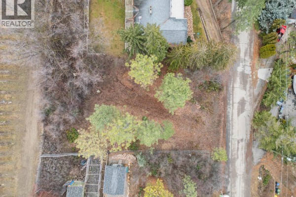 16961 Coral Beach Road, Lake Country, BC V4V1B9 Photo 3