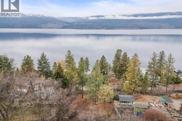 16961 Coral Beach Road, Lake Country, BC V4V1B9 Photo 4