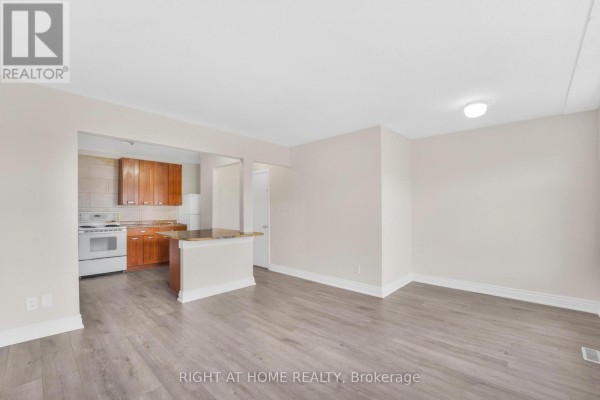1698a Eglinton Avenue W, Toronto, ON, photo 2