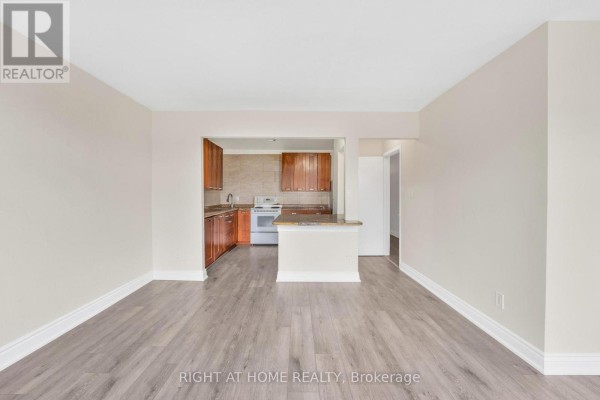 1698a Eglinton Avenue W, Toronto, ON M6E2H5 Photo 5