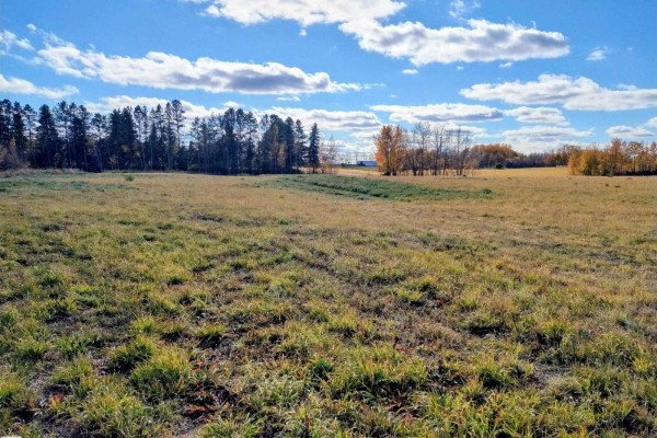 16a Pioneer Rd S, Spruce Grove, AB T7Y1A3 Photo 2