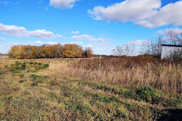16a Pioneer Rd S, Spruce Grove, AB T7Y1A3 Photo 3