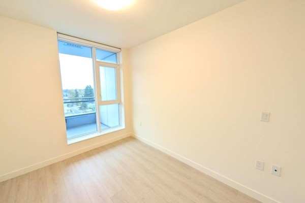 16xx 13675 107a Ave, Surrey, BC V3T2H2 Photo 4