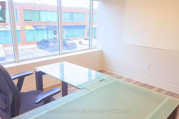 17 - 115 Woodstream Boulevard, Vaughan, ON L4L8K5 Photo 5