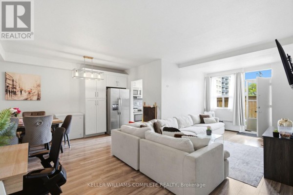 17 - 15 Nicklaus Drive, Hamilton, ON, photo 3