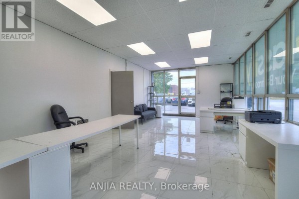 17 - 1710 Midland Avenue, Toronto, ON M1P3C7 Photo 4