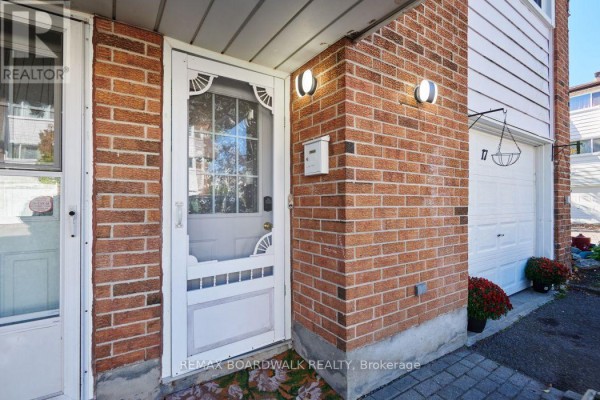 Bathroom - 17 - 2296 Orient Park Drive, Ottawa, ON K1B4N6 Photo 3