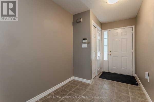 Bedroom 2 - 17 - 348 Highland Road, Hamilton, ON L8J3W5 Photo 4