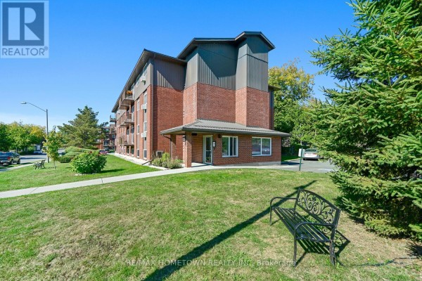 17 - 6 Charlotte Place, Brockville, ON, photo 2