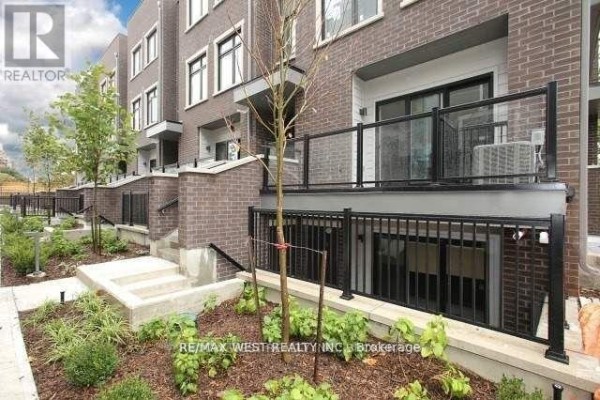 17 - 66 Long Branch Avenue, Toronto, ON M8W3J4 Photo 2