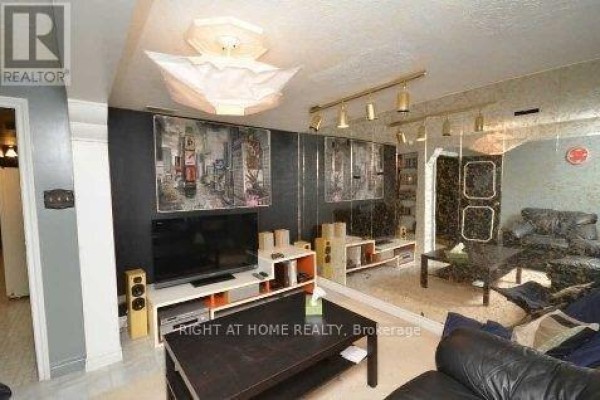 17 - 7475 Goreway Drive, Mississauga, ON L4T3T3 Photo 4