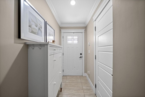 17 17171 2b Avenue, Surrey, BC V3Z9R1 Photo 2