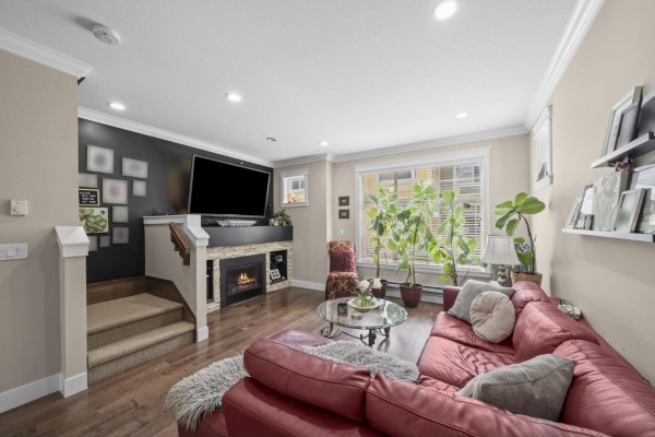 17 17171 2b Avenue, Surrey, BC V3Z9R1 Photo 4