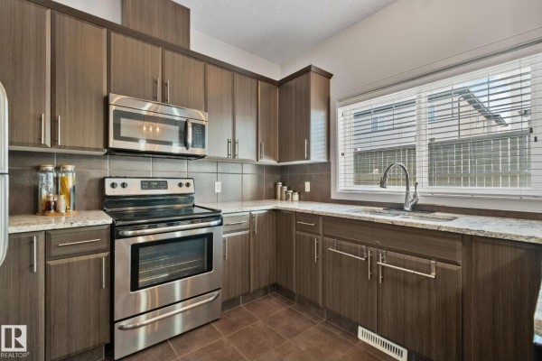 Kitchen - #17 450 Mcconachie Wy Nw, Edmonton, AB T5Y0S8 Photo 3