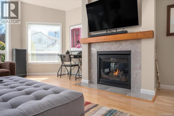 Kitchen - 17 6245 Blueback Rd, Nanaimo, BC V9V1N7 Photo 5