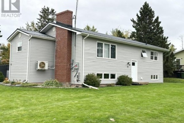 17 Aintree Drive, Stratford