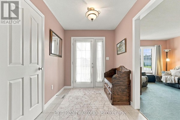 Office - 17 Aletha Drive, Prince Edward County, ON K0K3L0 Photo 4